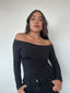 Polera negra off-shoulder para mujer, ajustada, elasticada, manga larga y cómoda kadenkas.com