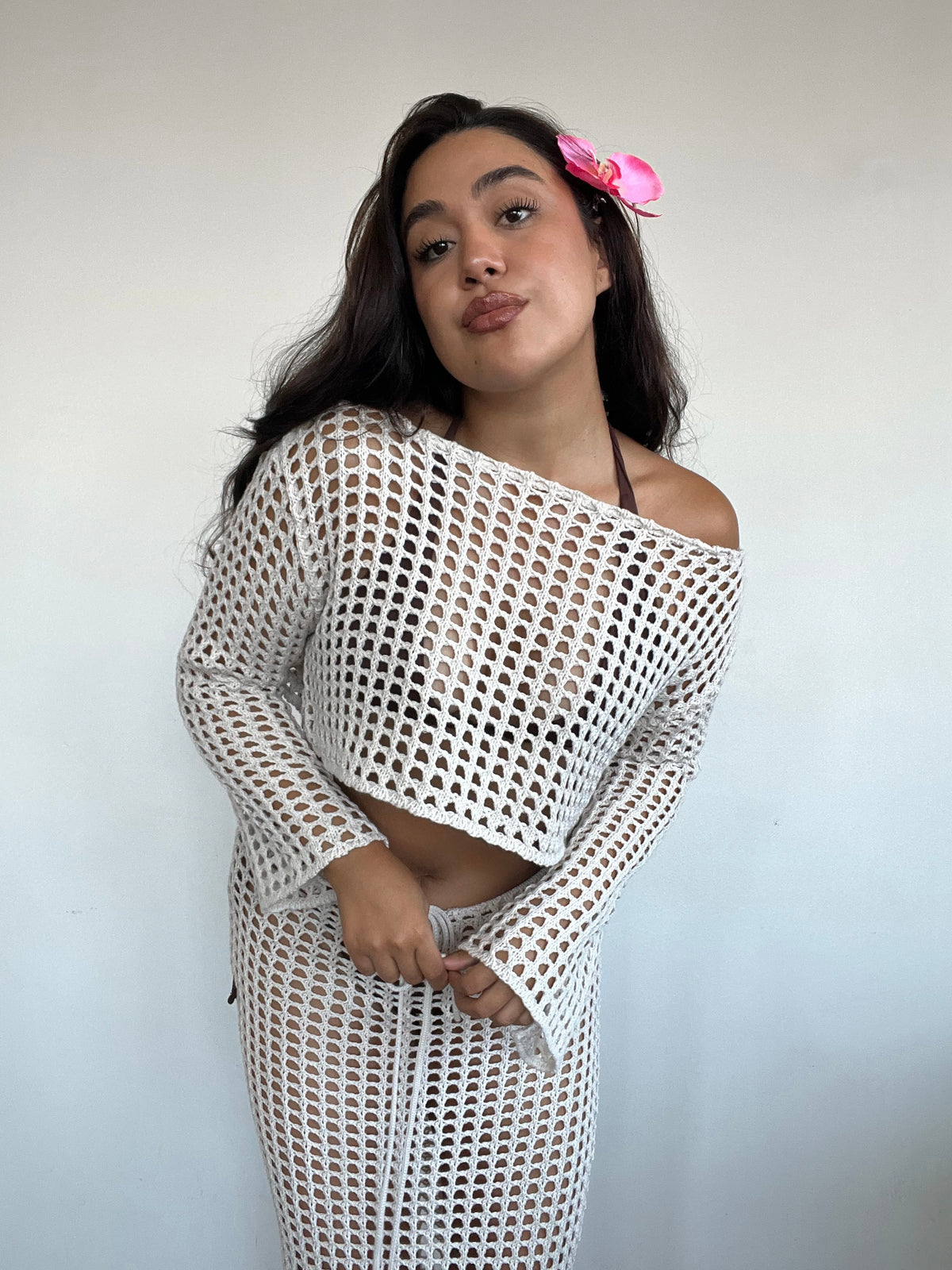 conjunto tejido de algodón color crudo de mujer con top manga larga y falda larga calada estilo boho