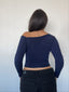 Polera azul marino off-shoulder para mujer, ajustada, elasticada, manga larga y cómoda kadenkas.com