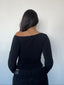 Polera negra off-shoulder para mujer, ajustada, elasticada, manga larga y cómoda kadenkas.com