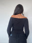 Polera negra off-shoulder para mujer, ajustada, elasticada, manga larga y cómoda kadenkas.com