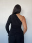 Polera negra asimétrica para mujer con una manga, elasticada y cómoda kadenkas.com