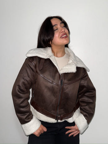 Chaqueta cropped café de mujer, estilo Zara, forrada en chiporro, fit oversize y abrigadora para invierno – Kadenkas