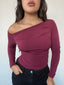 Polera burdeo off-shoulder para mujer, ajustada, elasticada, manga larga y cómoda kadenkas.com