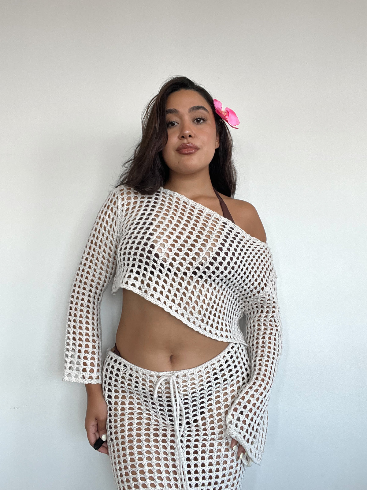 conjunto tejido de algodón color crudo de mujer con top manga larga y falda larga calada estilo boho