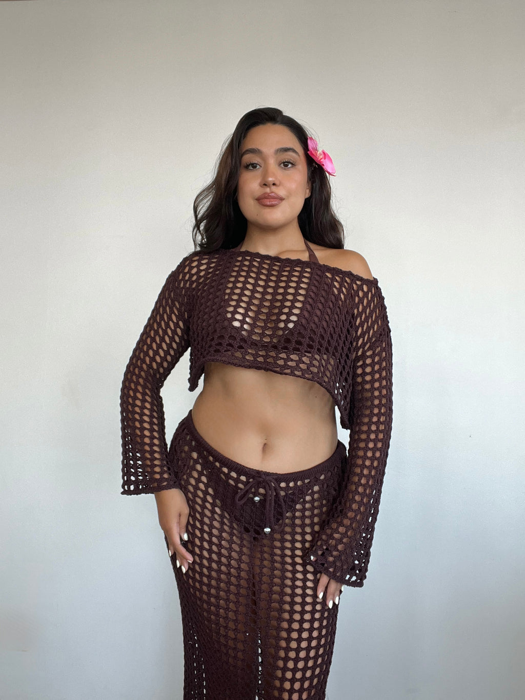 conjunto tejido de algodón color cafe de mujer con top manga larga y falda larga calada estilo boho