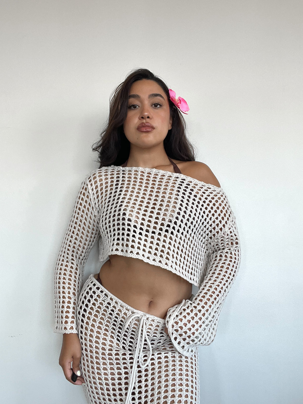 conjunto tejido de algodón color crudo de mujer con top manga larga y falda larga calada estilo boho