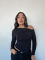 Polera negra off-shoulder para mujer, ajustada, elasticada, manga larga y cómoda kadenkas.com