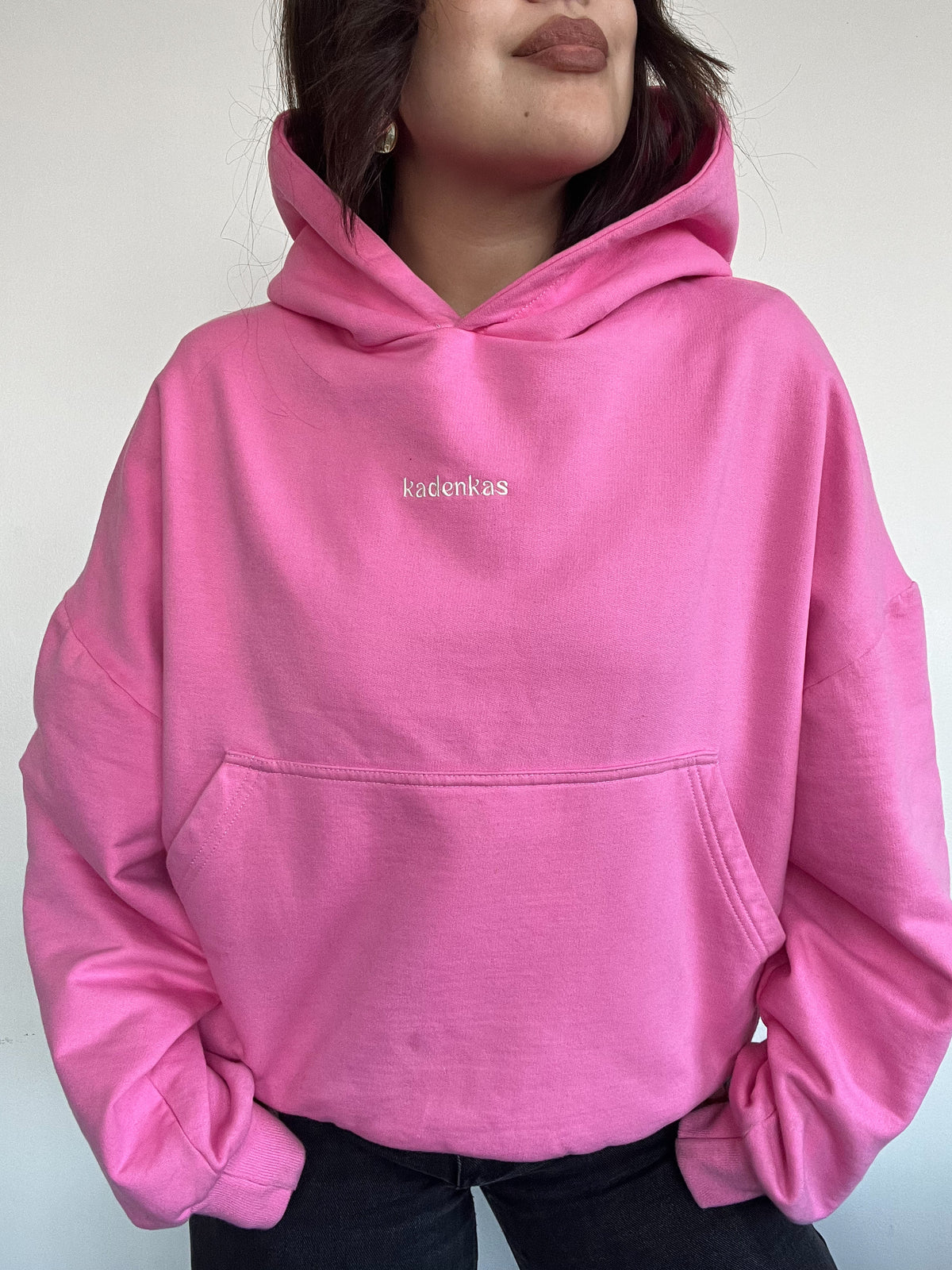 POLERÓN HOODIE ROSADO - OVERSIZE CON GORRO LOGO BORDADO