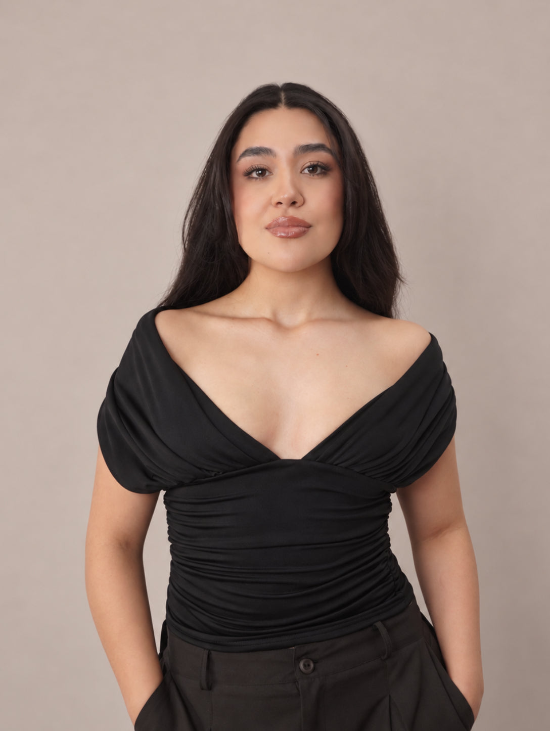 TOP VIVIENNE LAZOS - NEGRO