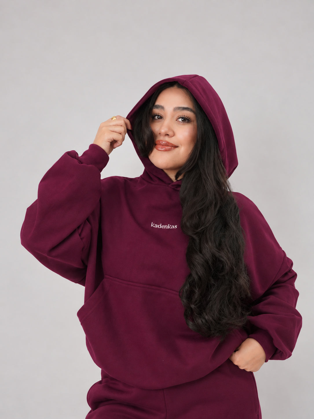 POLERÓN HOODIE CANGURO LOGO BORDADO - BURDEO