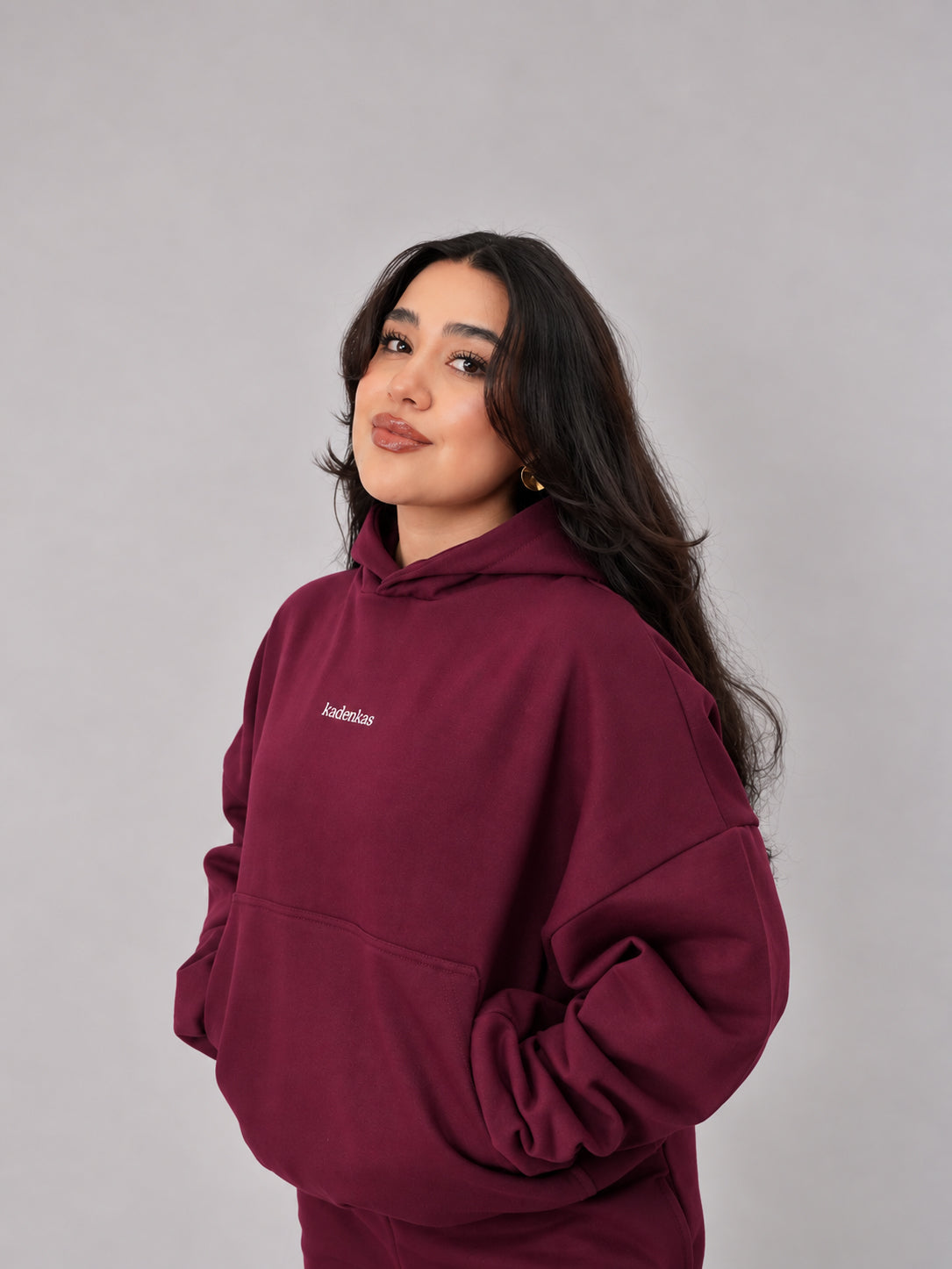POLERÓN HOODIE CANGURO LOGO BORDADO - BURDEO