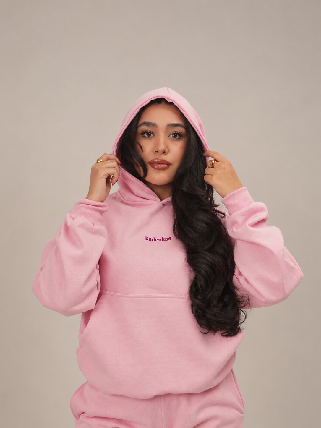 POLERÓN HOODIE CANGURO LOGO BORDADO - ROSADO