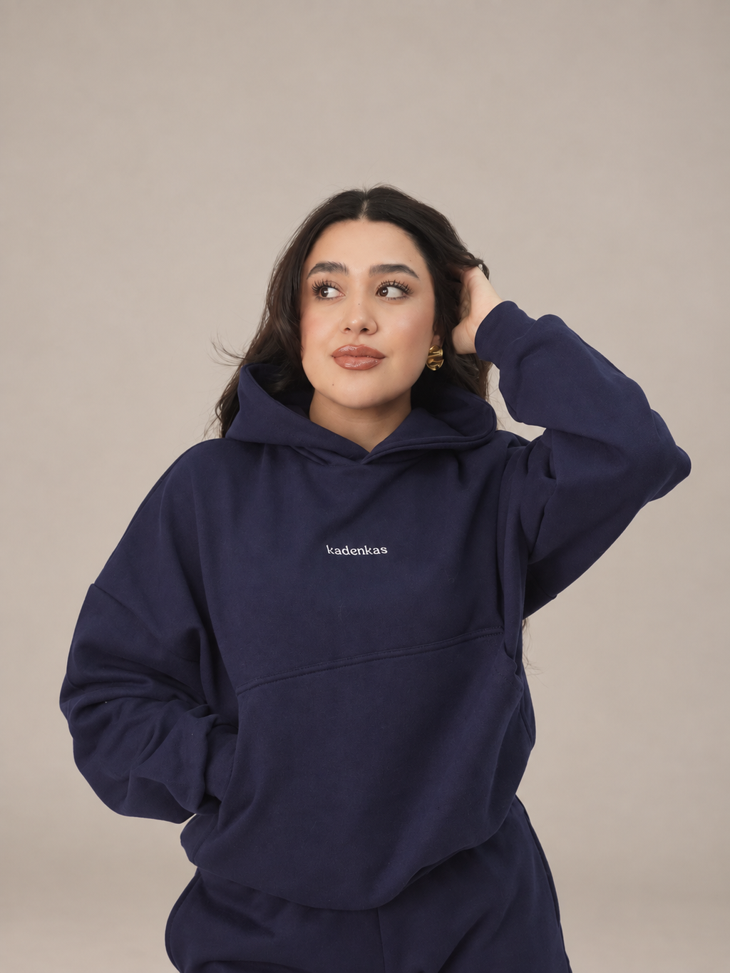 POLERÓN HOODIE CANGURO LOGO BORDADO - AZUL MARINO