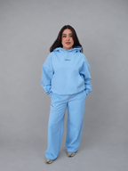 POLERÓN HOODIE CANGURO LOGO BORDADO - CELESTE