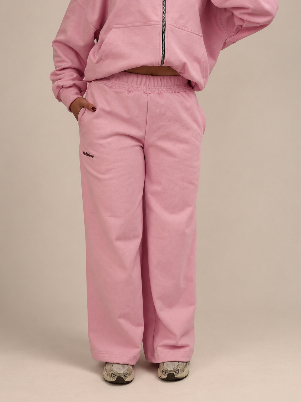 PANTALÓN DE BUZO RECTO LOGO BORDADO - ROSADO