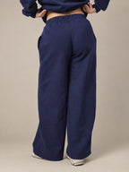 PANTALÓN DE BUZO RECTO LOGO BORDADO - AZUL MARINO