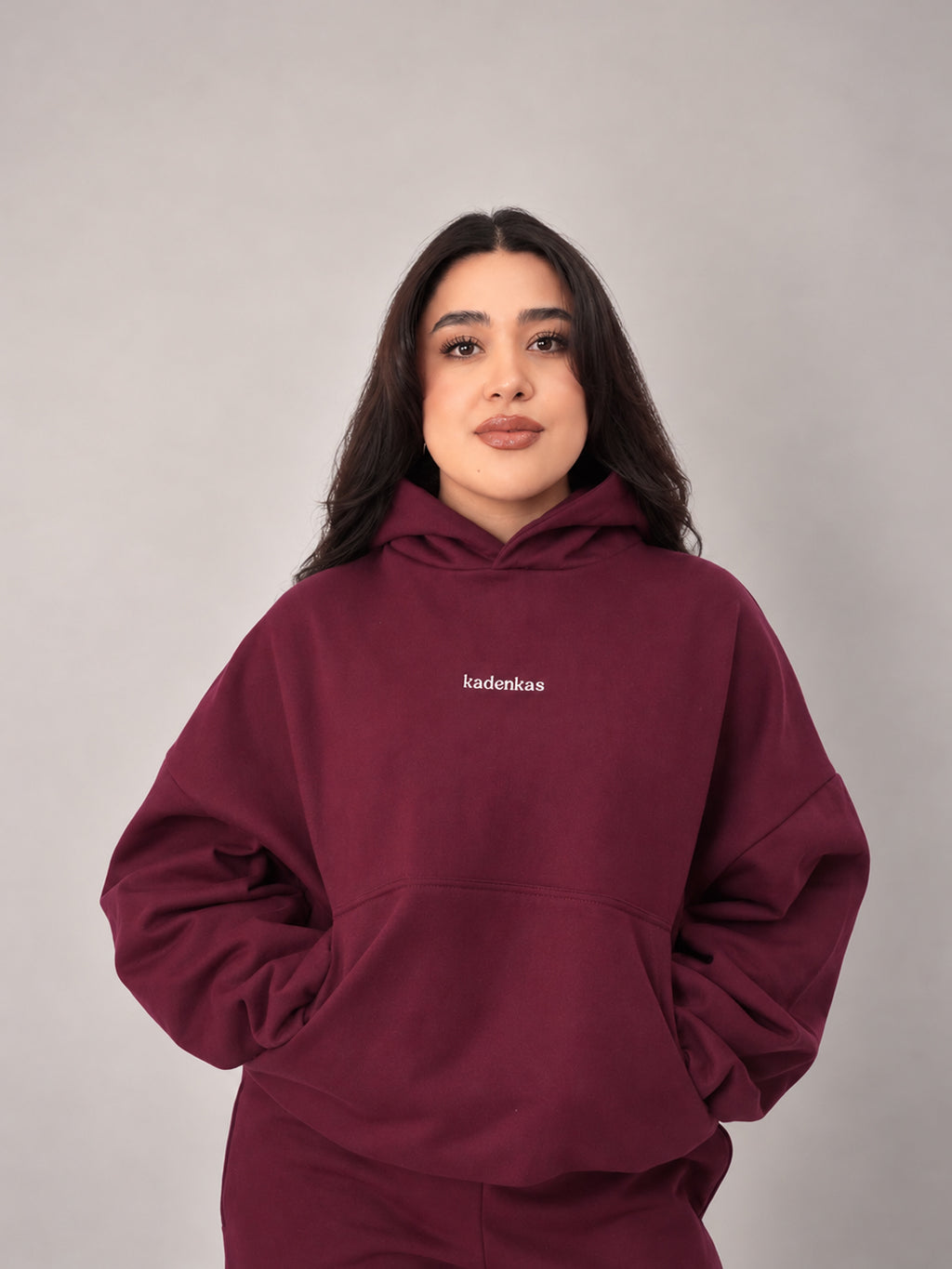 POLERÓN HOODIE CANGURO LOGO BORDADO - BURDEO