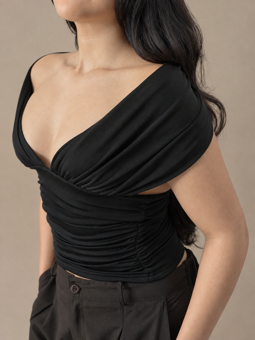 TOP VIVIENNE LAZOS - NEGRO