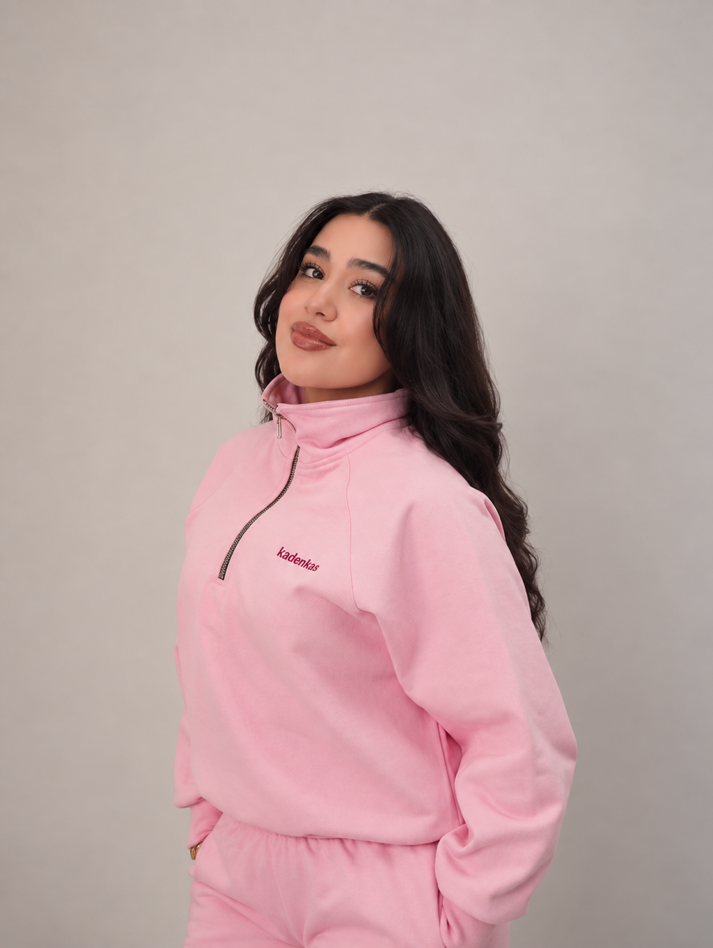 POLERÓN MEDIO CIERRE LOGO BORDADO - ROSADO