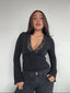 TOP SIENNA NEGRO - POLERA CON ESCOTE Y ENCAJE
