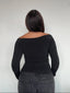 TOP LUNA NEGRO - POLERA MANGA LARGA OFF SHOULDER AJUSTADA