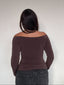 TOP LUNA CAFÉ - POLERA MANGA LARGA OFF SHOULDER AJUSTADA