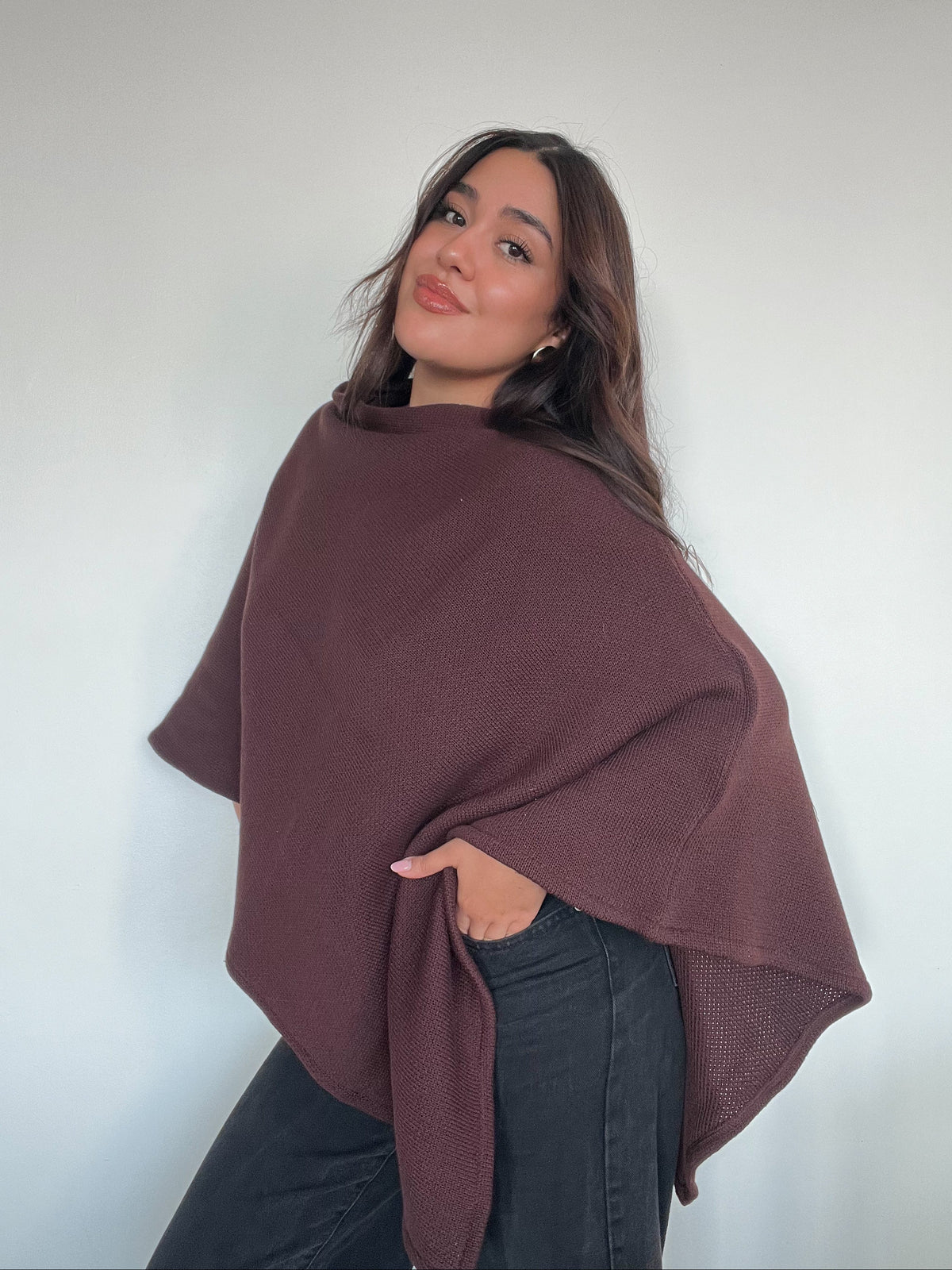 SWEATER CHARLOTTE CAFÉ - PONCHO ASIMÉTRICO MANTA DE ALGODÓN