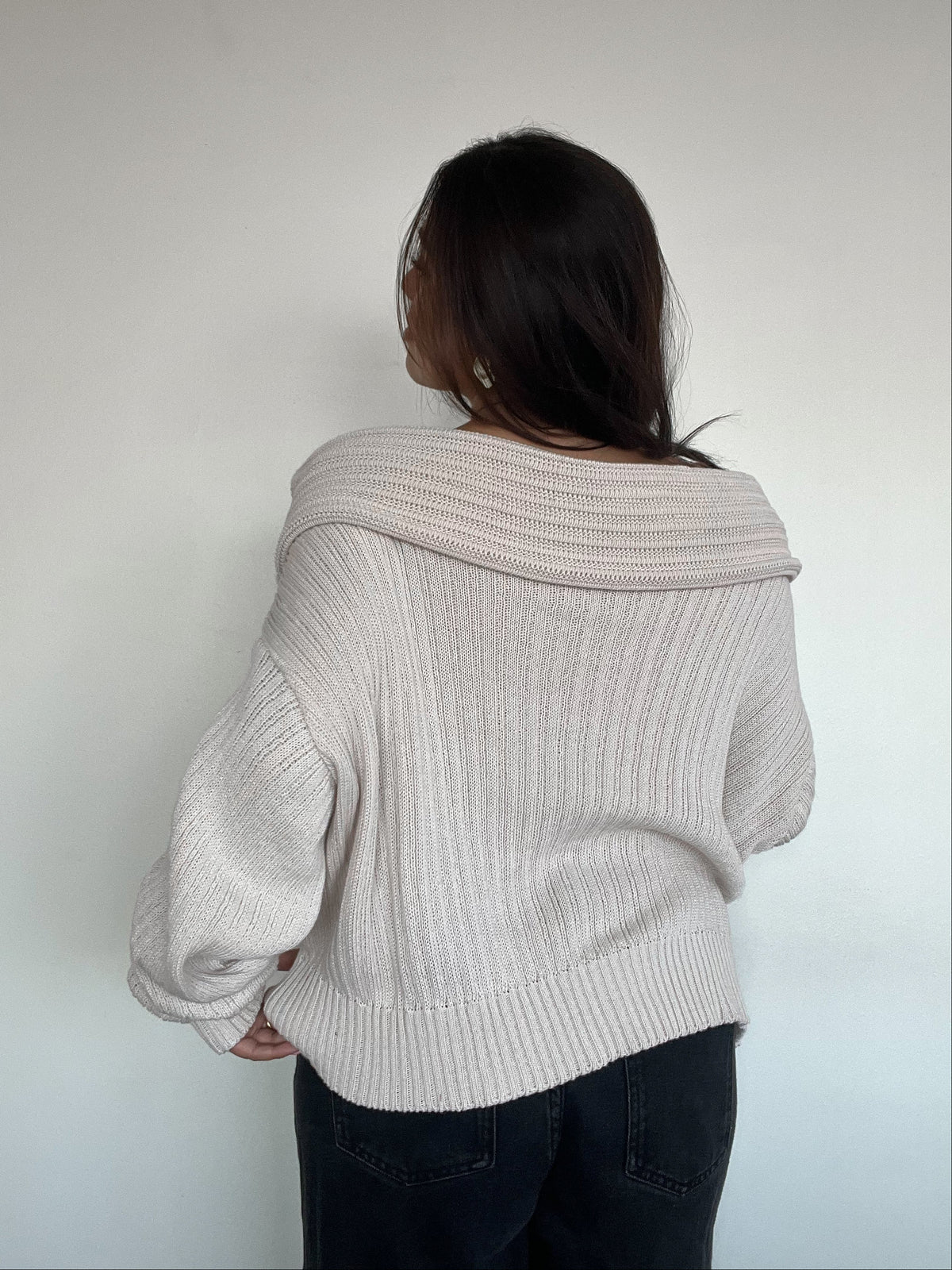 SWEATER LINA CRUDO - CHALECO DE ALGODÓN OFF SHOULDER OVERSIZE