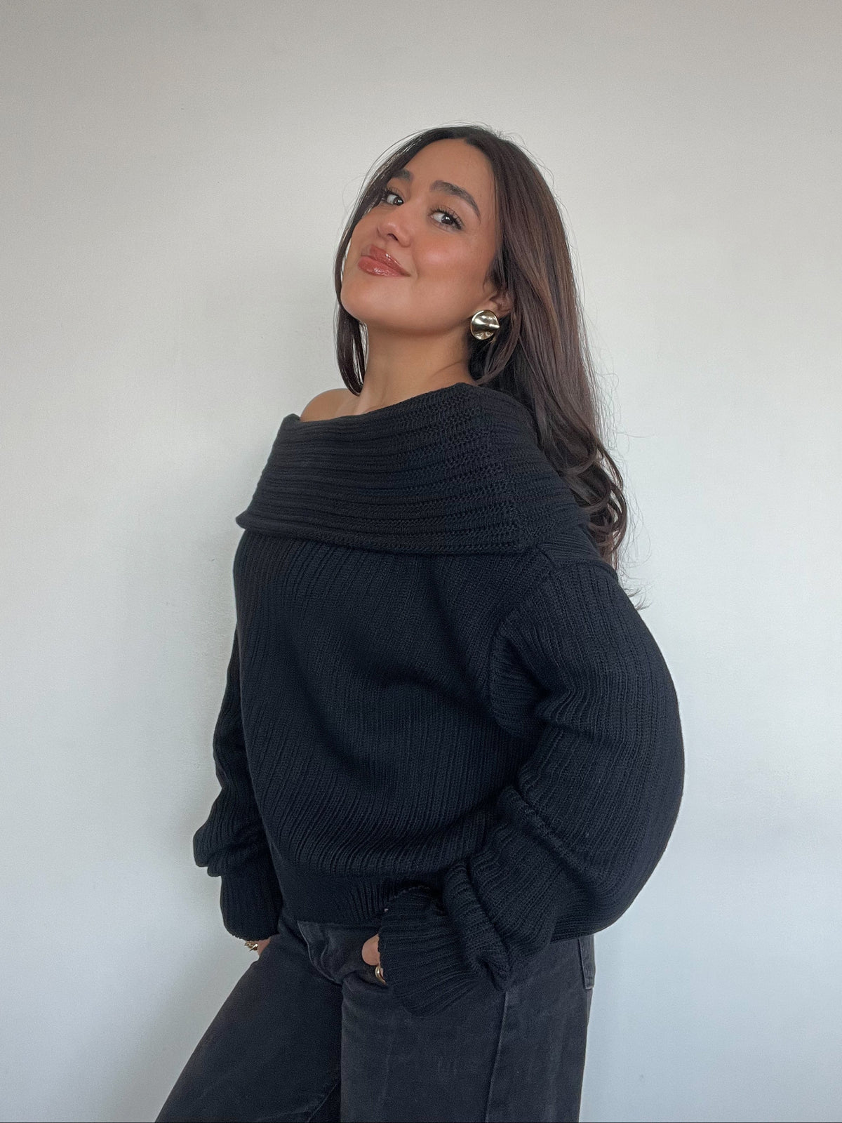 SWEATER LINA NEGRO - CHALECO DE ALGODÓN OFF SHOULDER OVERSIZE