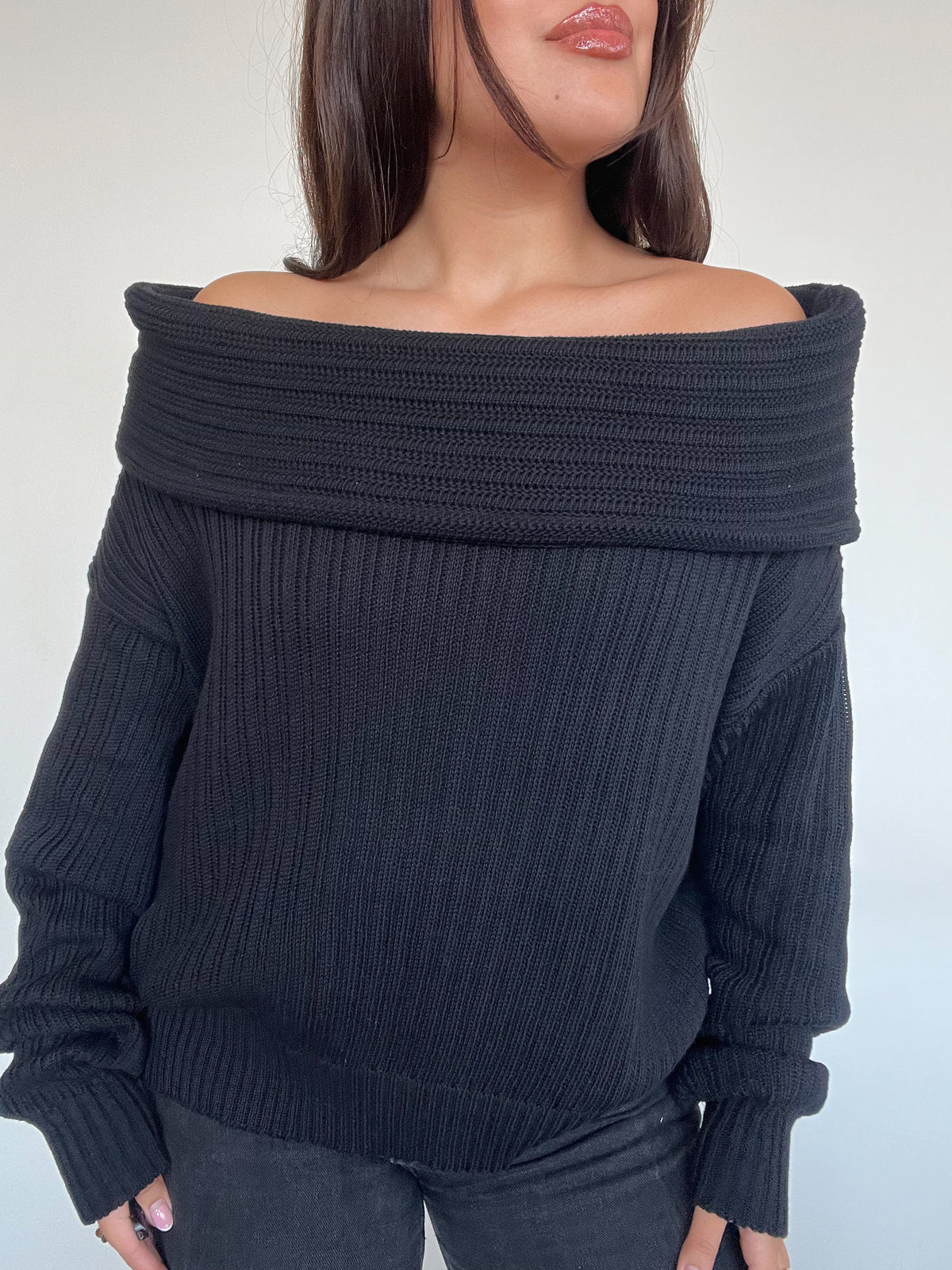 SWEATER LINA NEGRO - CHALECO DE ALGODÓN OFF SHOULDER OVERSIZE