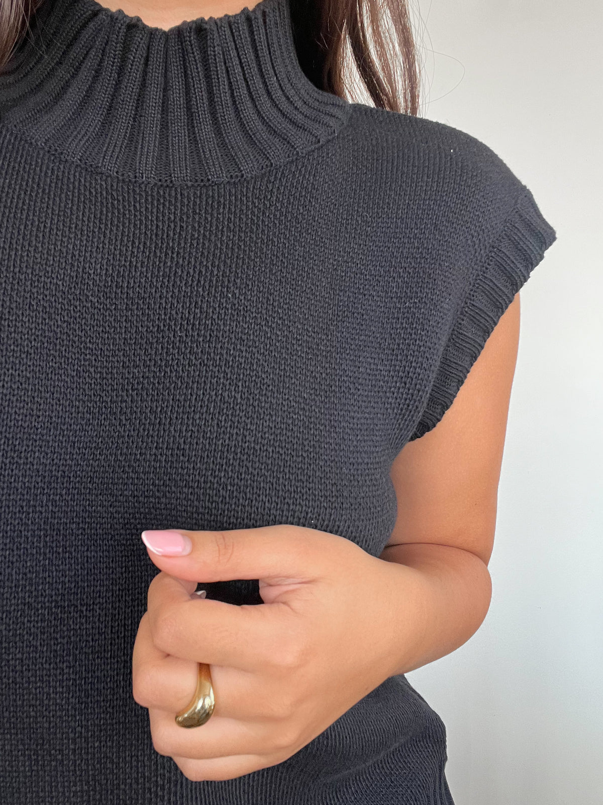 SWEATER HANNAH NEGRO - CHALECO DE ALGODÓN DE CUELLO ALTO