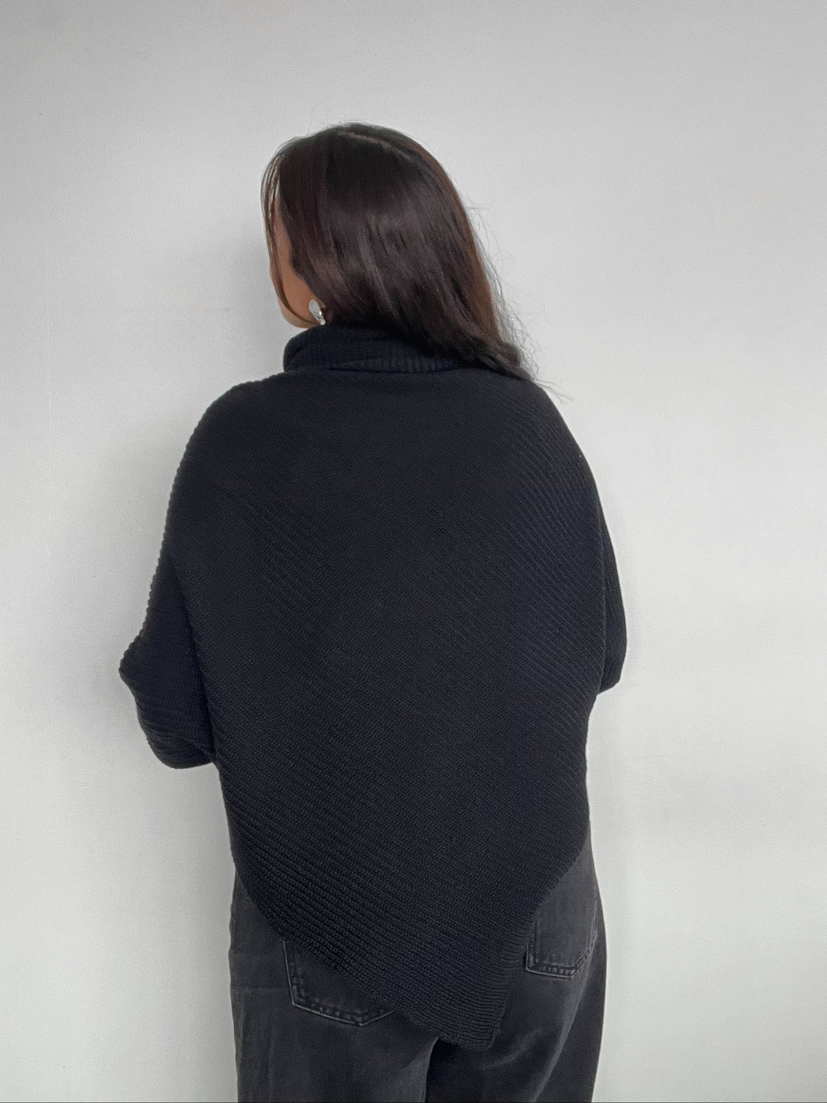 SWEATER CELINE NEGRO - CHALECO DE ALGODÓN TIPO PONCHO CON MANGAS