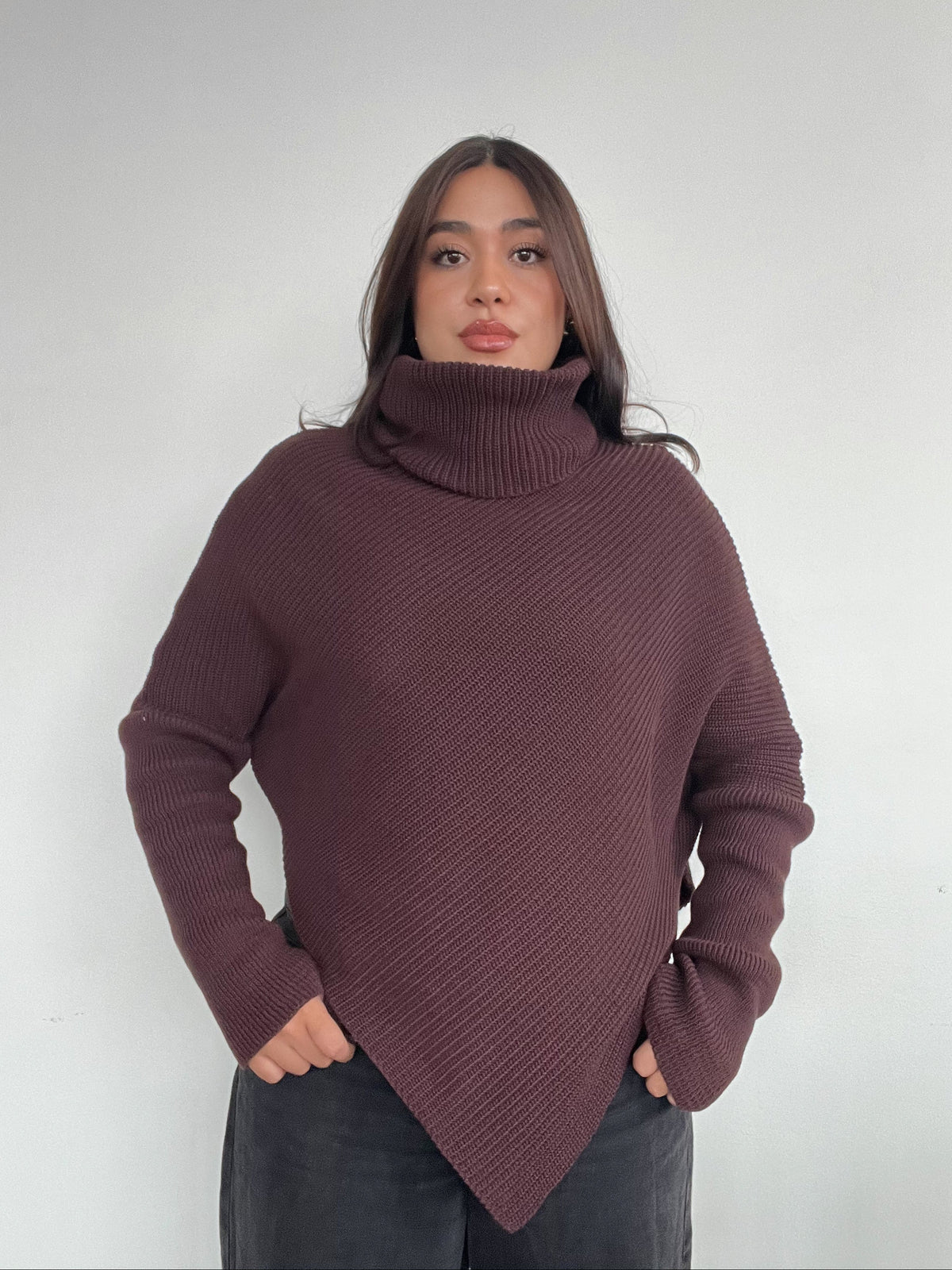 SWEATER CELINE CAFÉ - CHALECO DE ALGODÓN TIPO PONCHO CON MANGAS