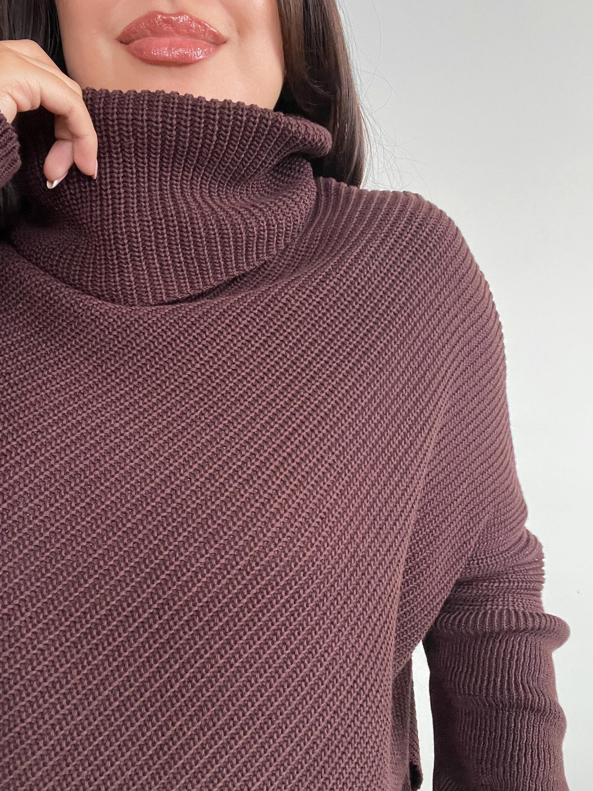 SWEATER CELINE CAFÉ - CHALECO DE ALGODÓN TIPO PONCHO CON MANGAS