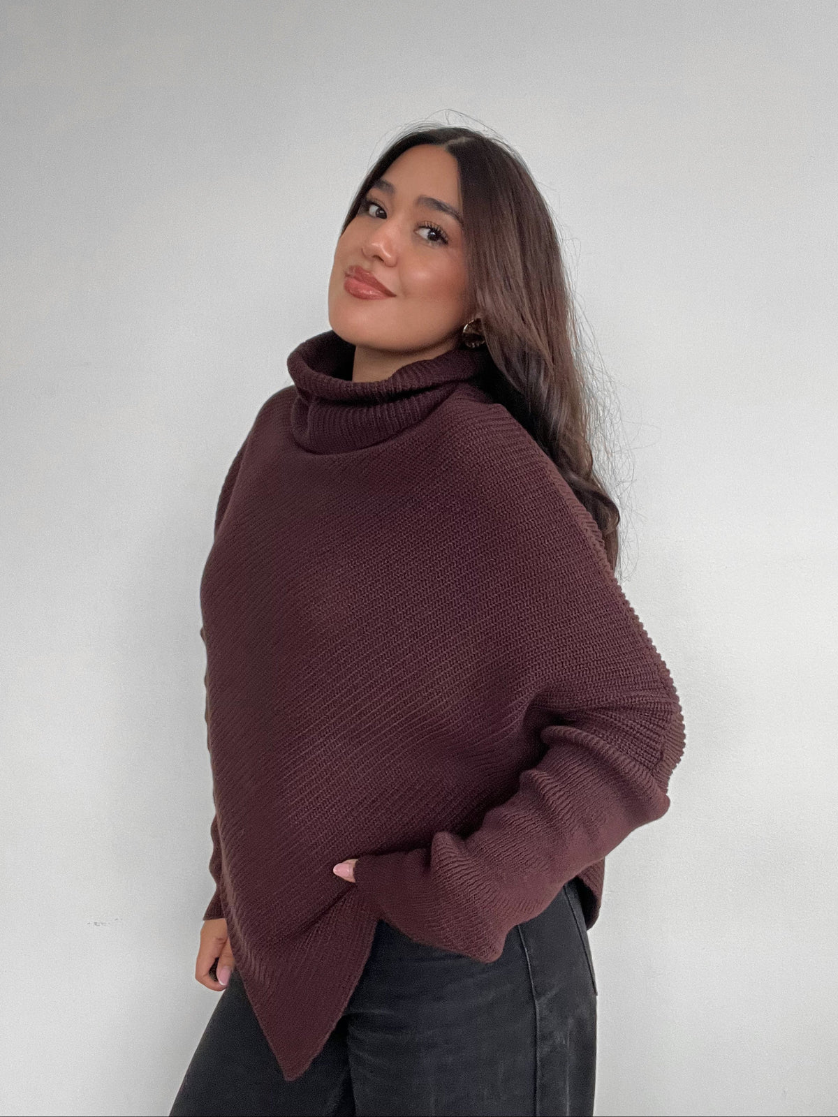 SWEATER CELINE CAFÉ - CHALECO DE ALGODÓN TIPO PONCHO CON MANGAS