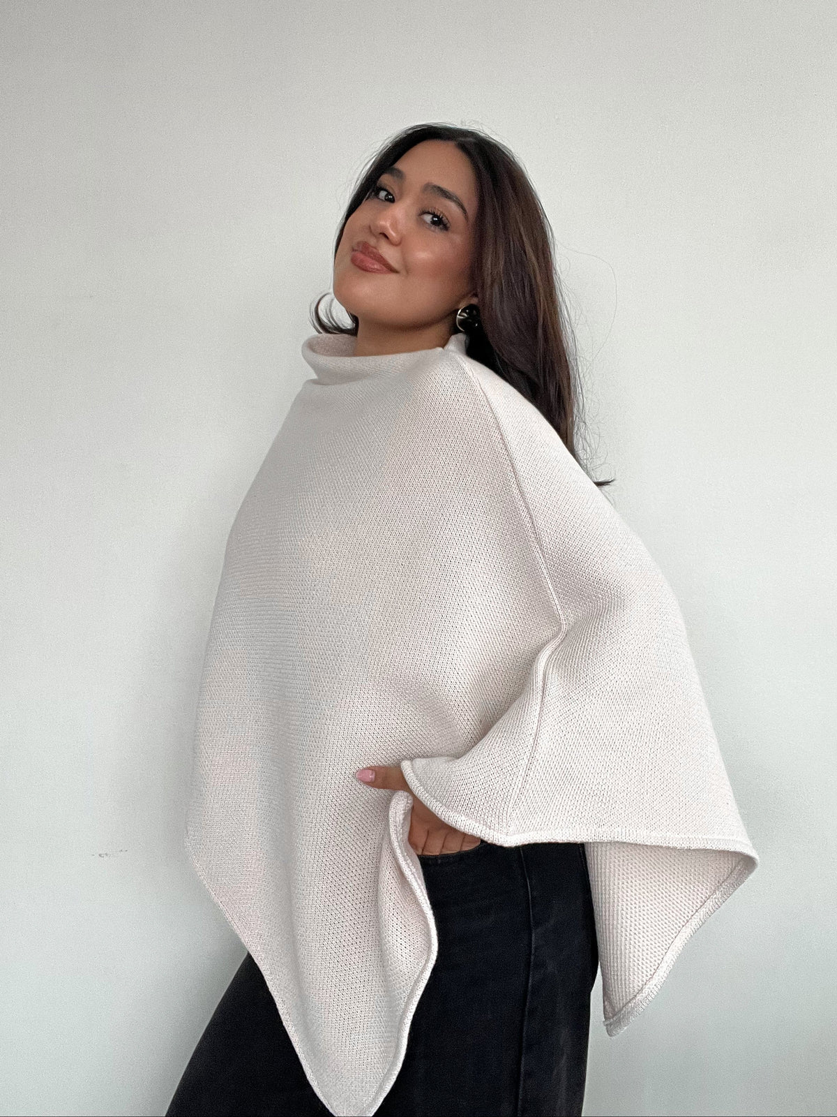 SWEATER CHARLOTTE  CRUDO - PONCHO ASIMÉTRICO MANTA DE ALGODÓN