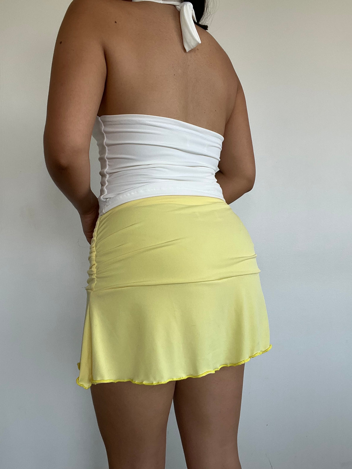 FALDA SHORT VICTORIA AMARILLA