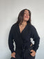 (PRE-VENTA) SWEATER KIMMIE NEGRO - CHALECO DE ALGODÓN CRUZADO CON AMARRAS