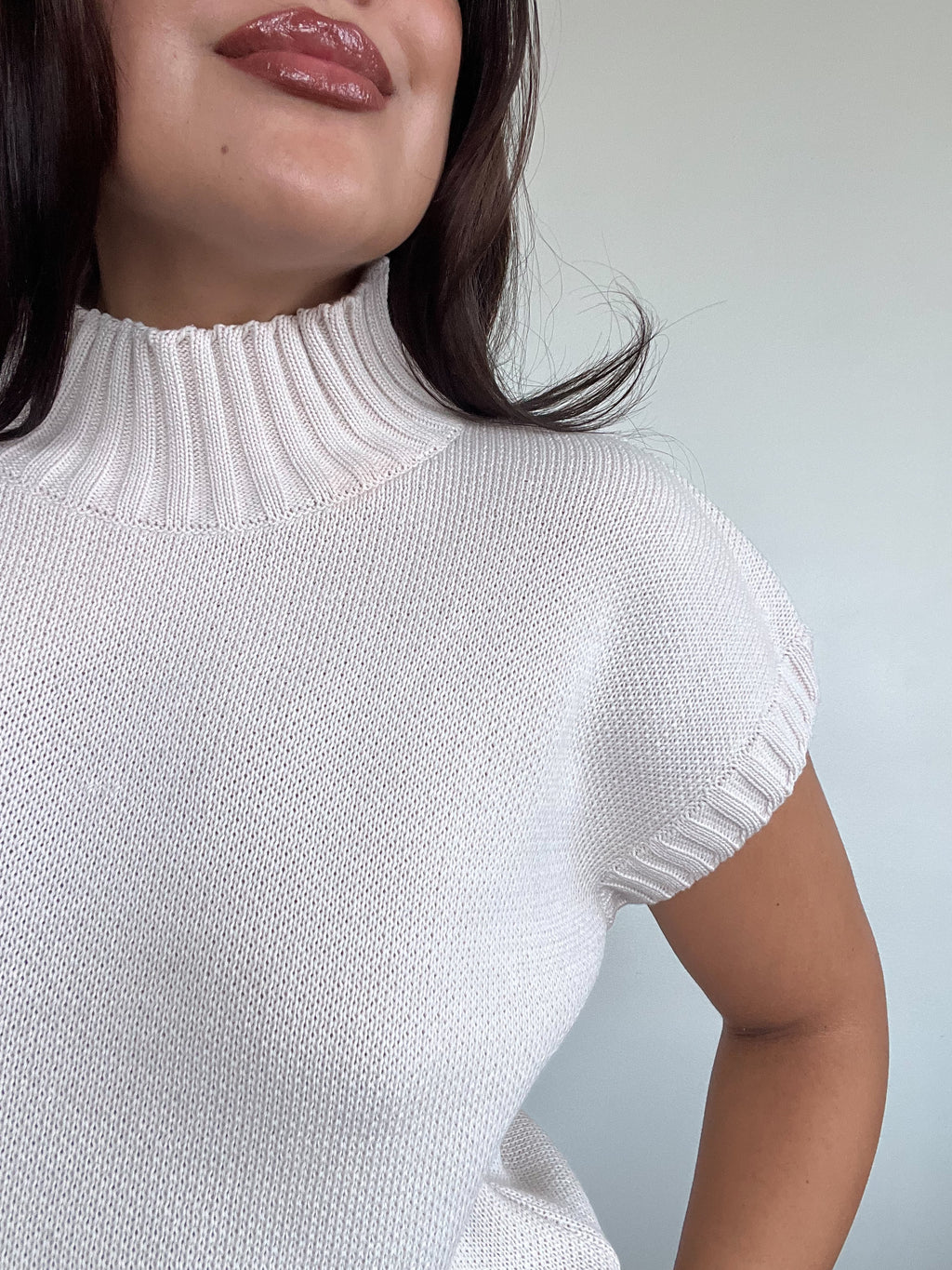 SWEATER HANNAH CRUDO - CHALECO DE ALGODÓN DE CUELLO ALTO