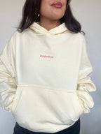 POLERÓN HOODIE MANTEQUILLA - OVERSIZE CON GORRO LOGO BORDADO
