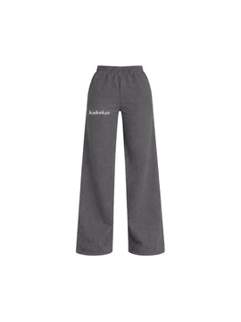 PANTALÓN BUZO GRIS - CORTE RECTO LOGO BORDADO
